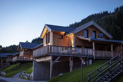 Vrijstaand vakantiehuis op een helling op Alps Resorts Almdorf Hohentauern