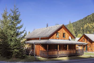 Chalet met overdekte veranda op Alps Resorts Almdorf Stadl