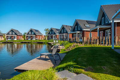 Vrijstaande vakantiehuizen aan het water op vakantiepark EuroParcs IJsselmeer