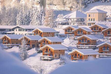 Luchtfoto gemaakt in de winter van Alps Resorts Bergeralm Chalets