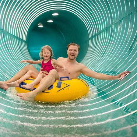 Aqua speed, een glijbaan met rubberband in het aqua mundo van Center Parcs Park Allgäu