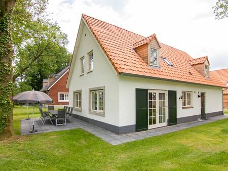 Luxe vrijstaande villa met ruime tuin op vakantiepark Landal de Waufsberg