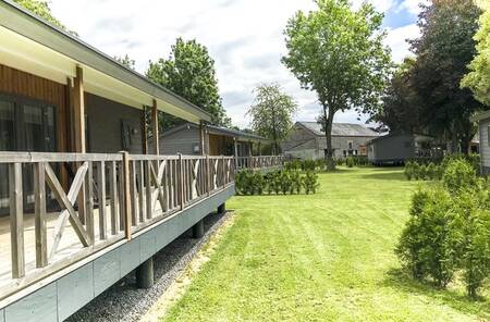 Chalets met overdekte veranda's op vakantiepark Moulin de Hotton in de Ardennen